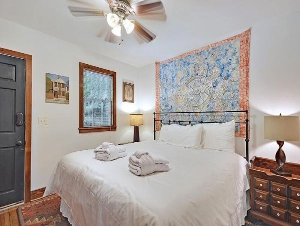 Charleston Home 1006054