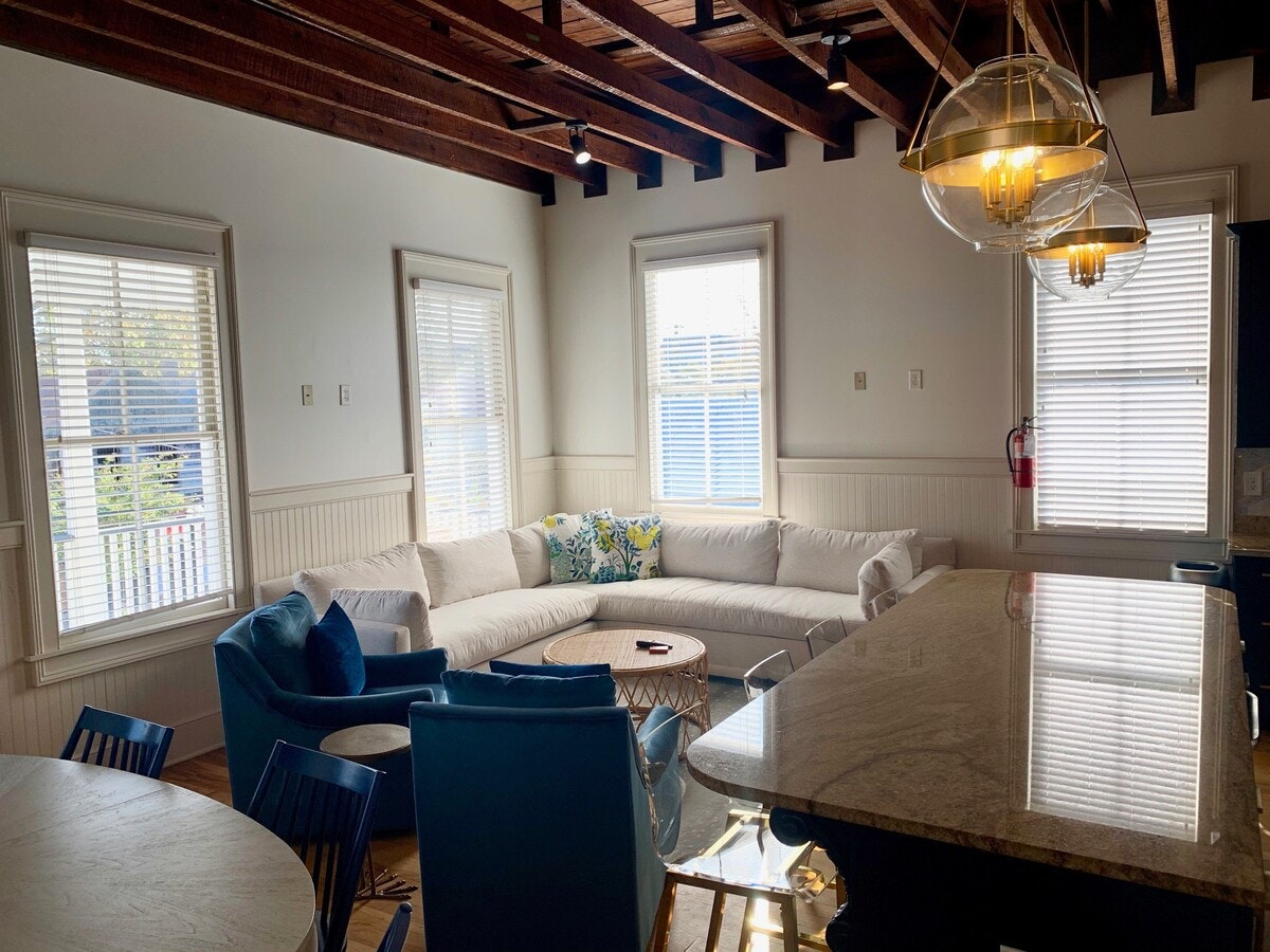 Charleston Home 1006055