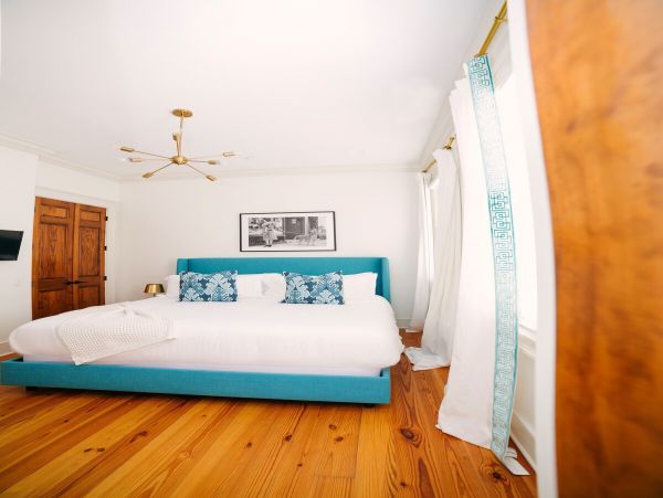 Charleston Home 1006055