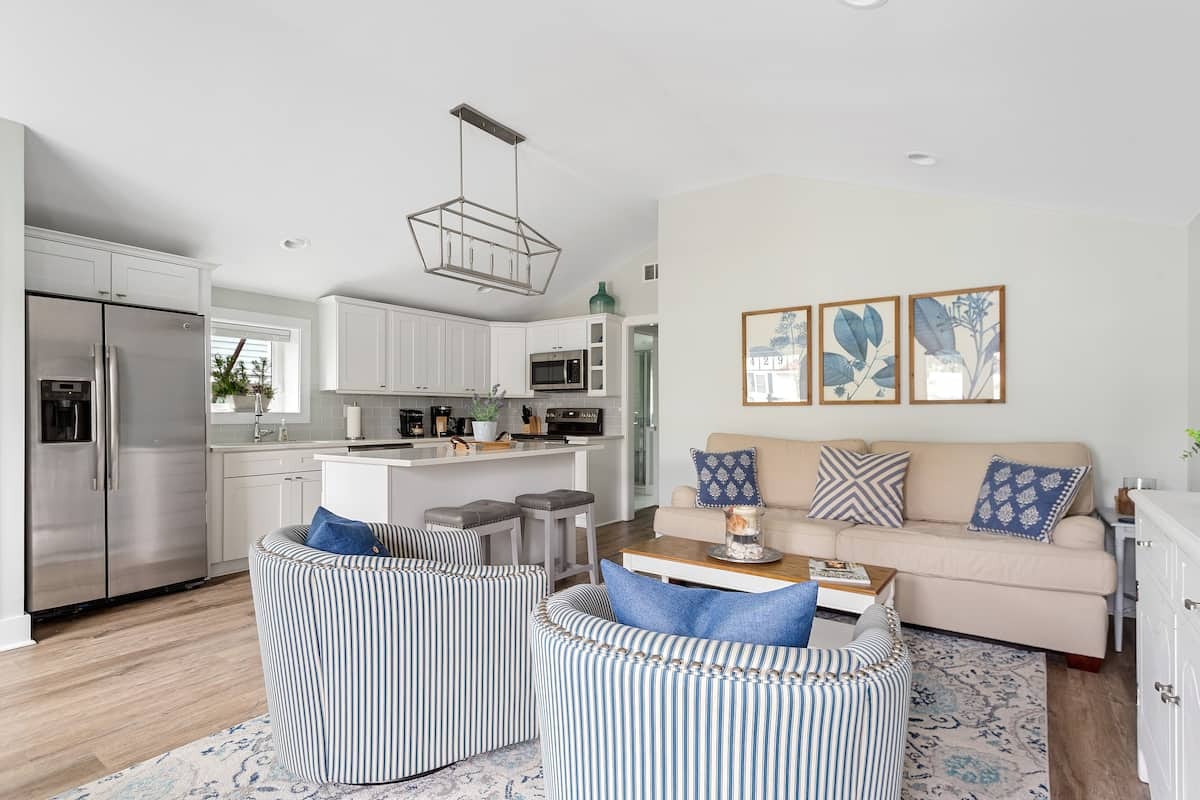 Charleston Home 1006057