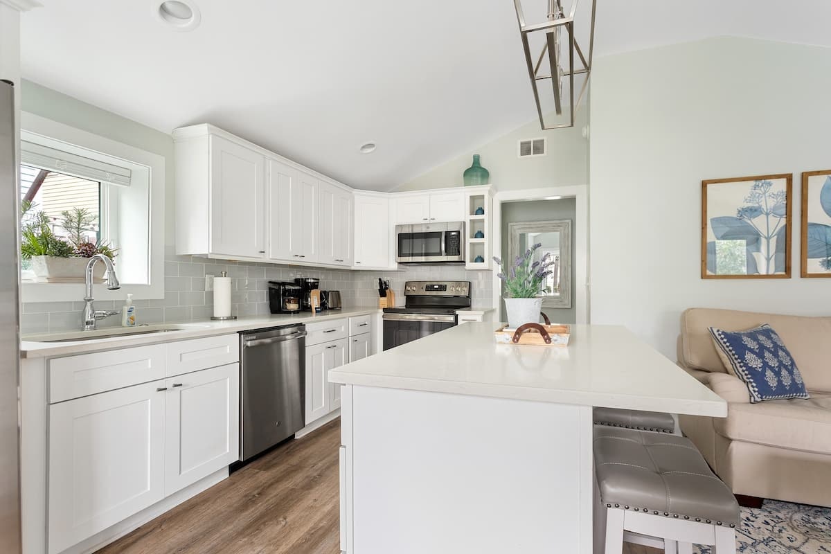 Charleston Home 1006057