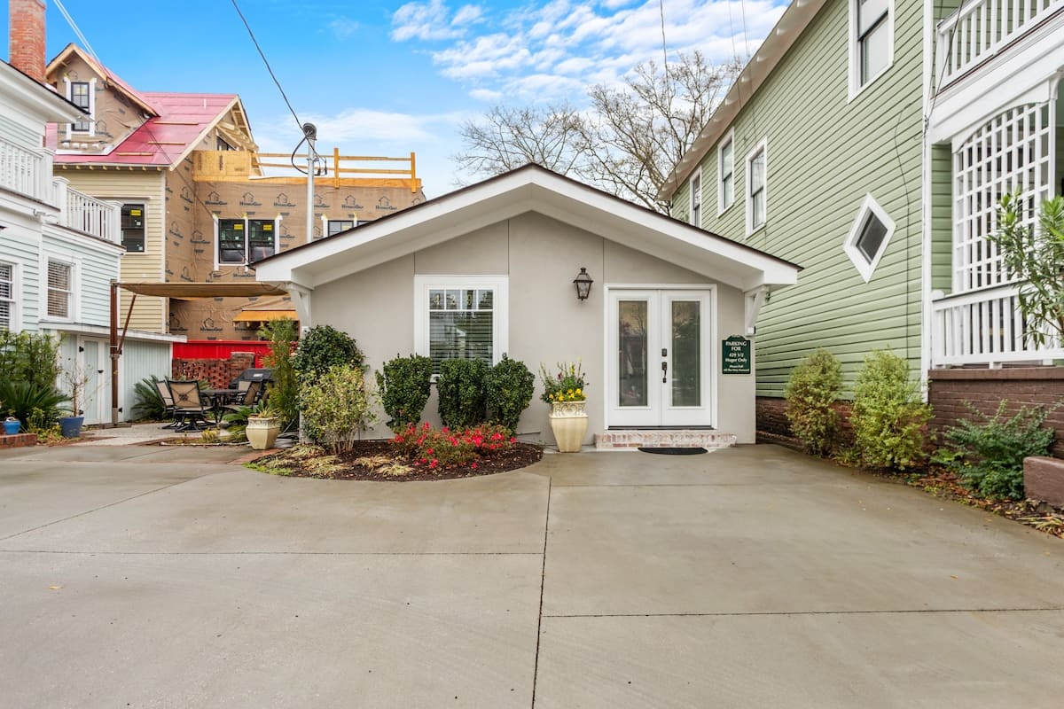 Charleston Home 1006057