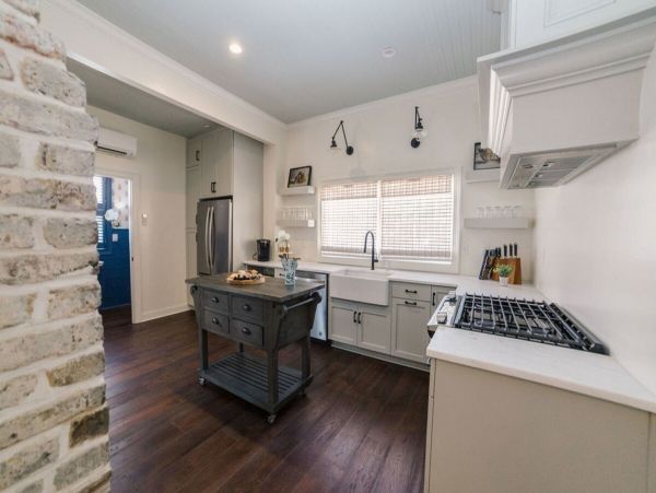 Charleston Home 1006058