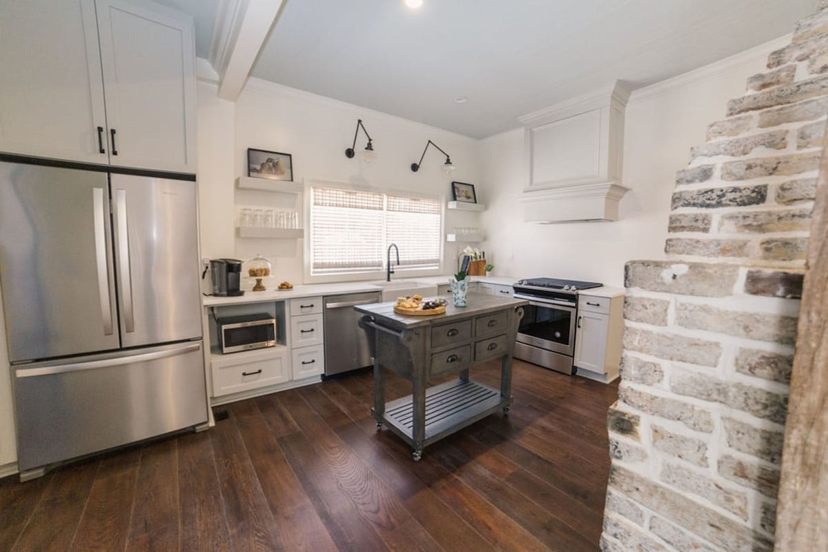 Charleston Home 1006058