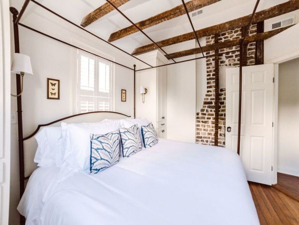 Charleston Home 1006058