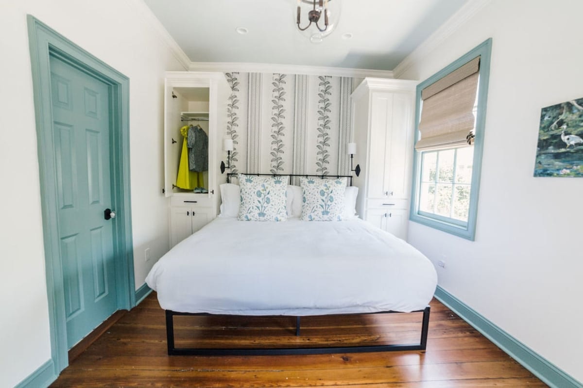 Charleston Home 1006058