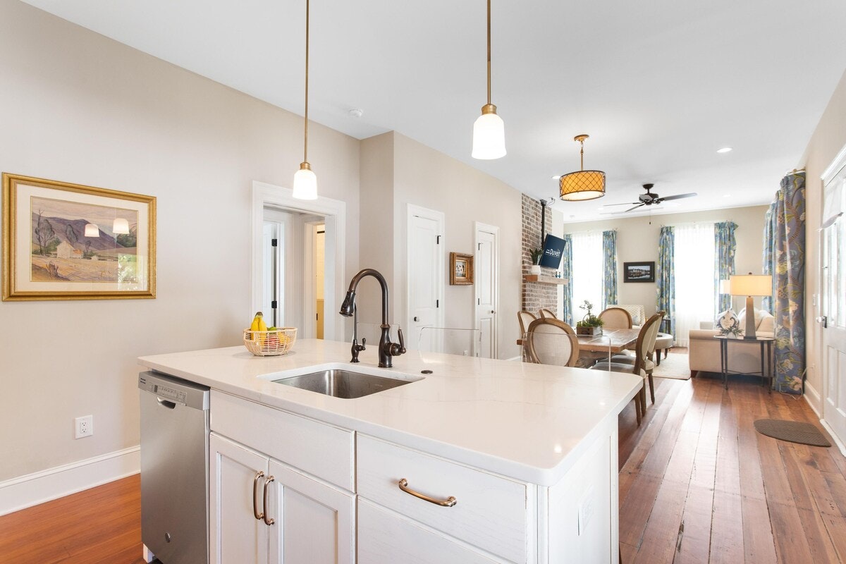 Charleston Home 1006060