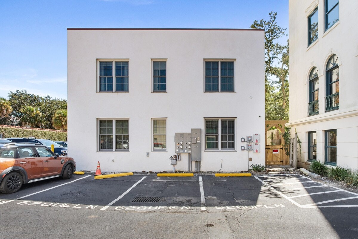 Charleston Home 1006060