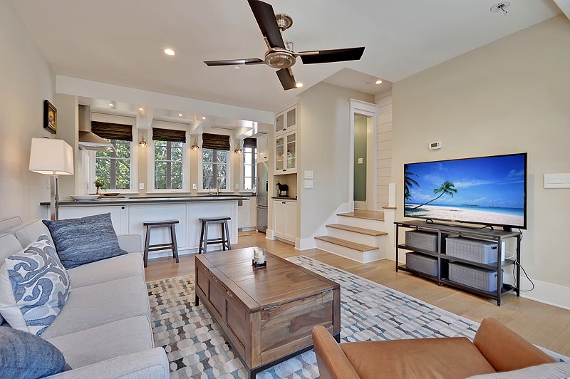 Charleston Home 1006061