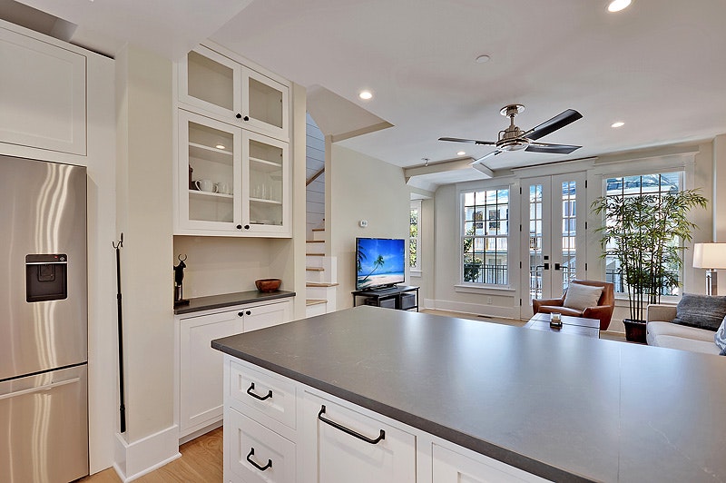 Charleston Home 1006061