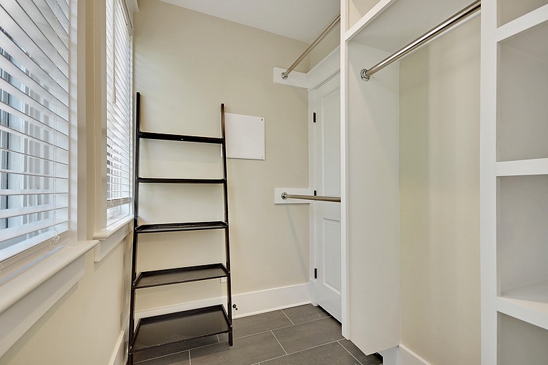 Charleston Home 1006061