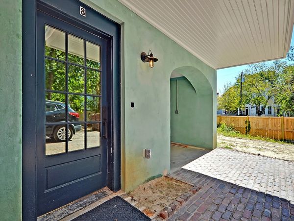 Charleston Home 1006061