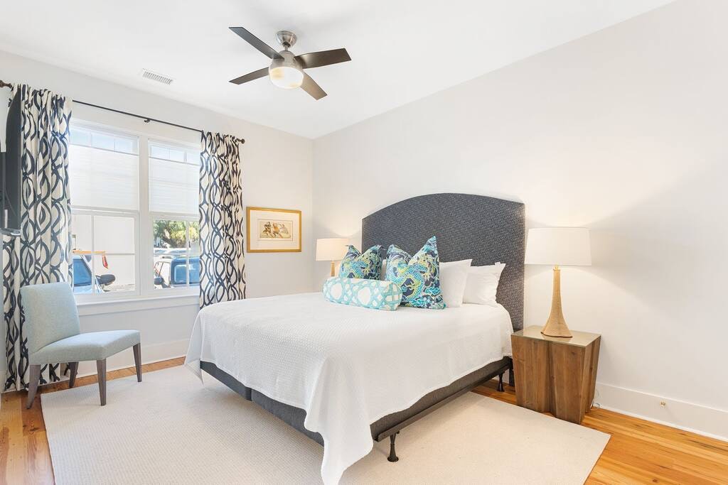 Charleston Home 1006062