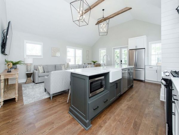 Charleston Elegant Four Bedroom Vacation Rental