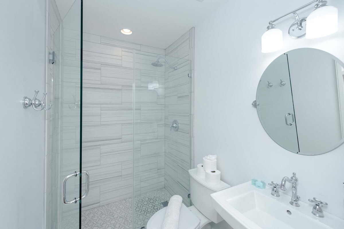 Charleston Elegant Four Bedroom Vacation Rental