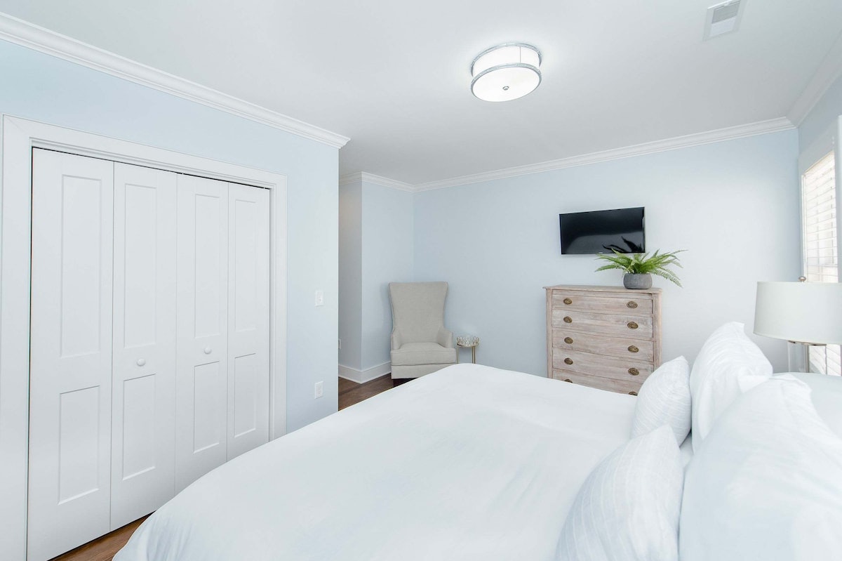 Charleston Elegant Four Bedroom Vacation Rental
