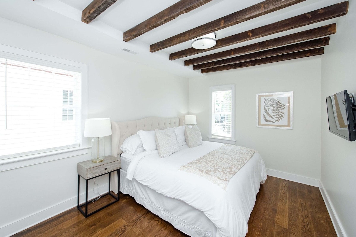 Charleston Elegant Four Bedroom Vacation Rental