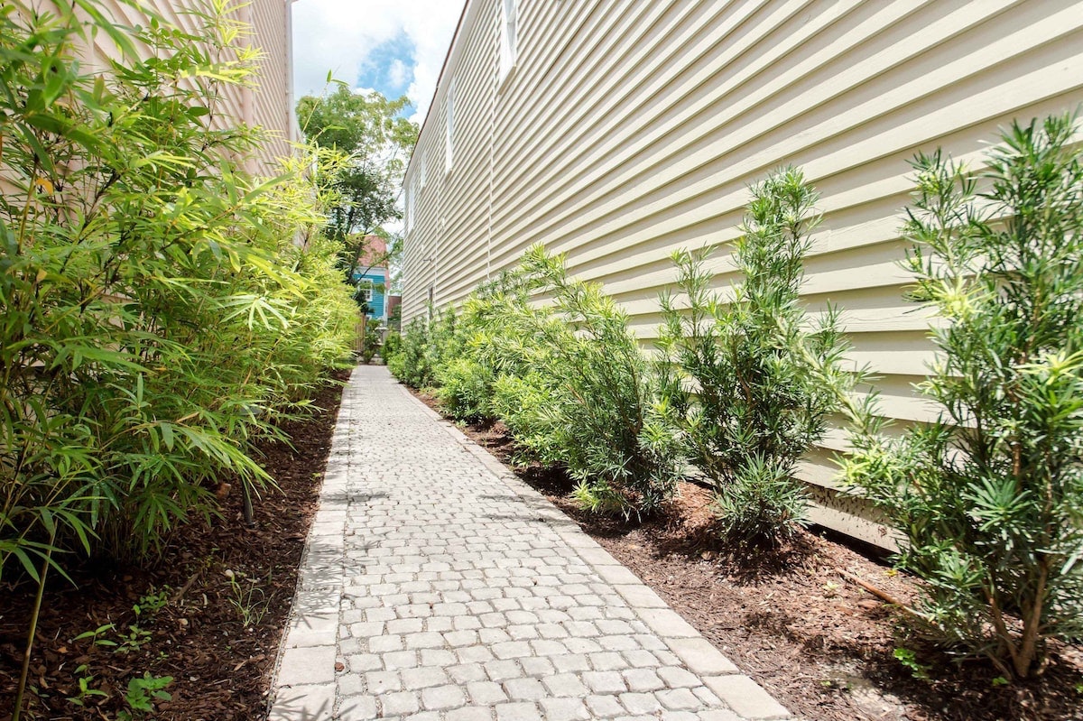 Charleston Elegant Four Bedroom Vacation Rental