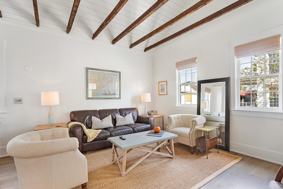 Charleston Home 1006066