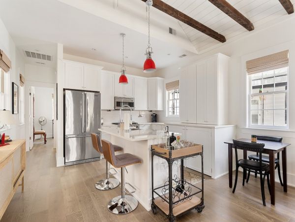 Charleston Home 1006066