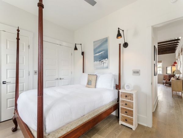 Charleston Home 1006066