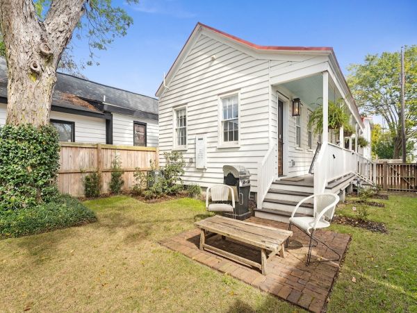 Charleston Home 1006066