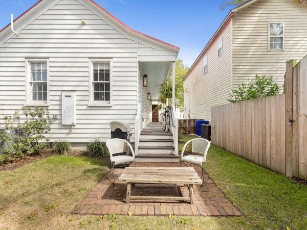 Charleston Home 1006066