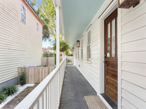 Charleston Home 1006066