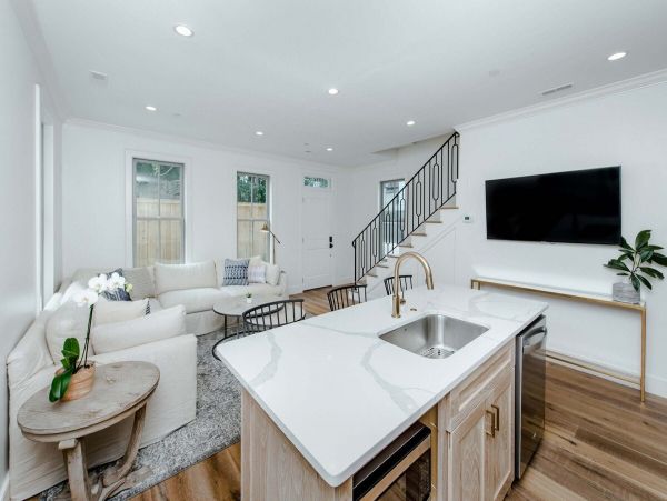 Charleston Home 1006069