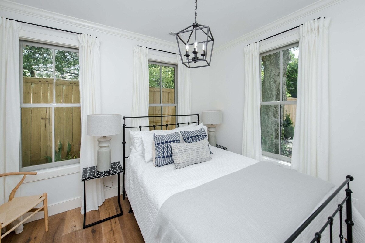 Charleston Home 1006069