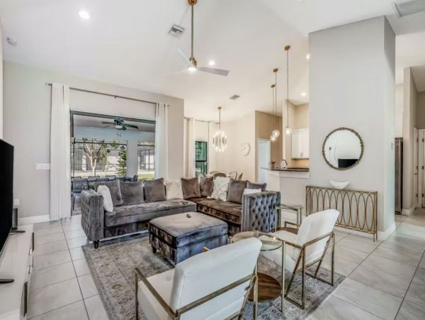 Gorgeous 4 Bedroom Vacation Pool Home in Cape Coral Sleeps 8