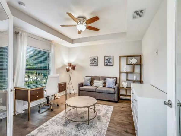 Gorgeous 4 Bedroom Vacation Pool Home in Cape Coral Sleeps 8