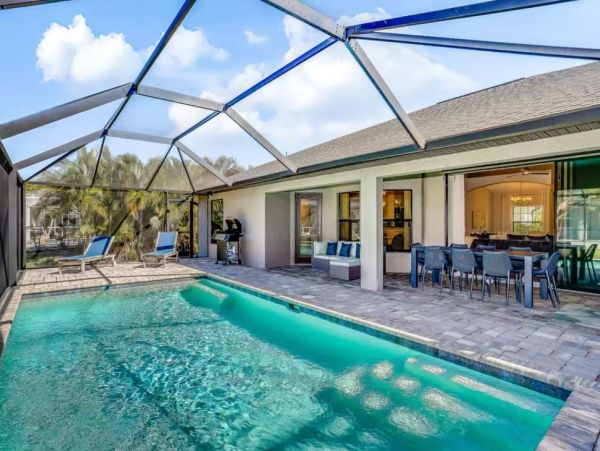 Gorgeous 4 Bedroom Vacation Pool Home in Cape Coral Sleeps 8