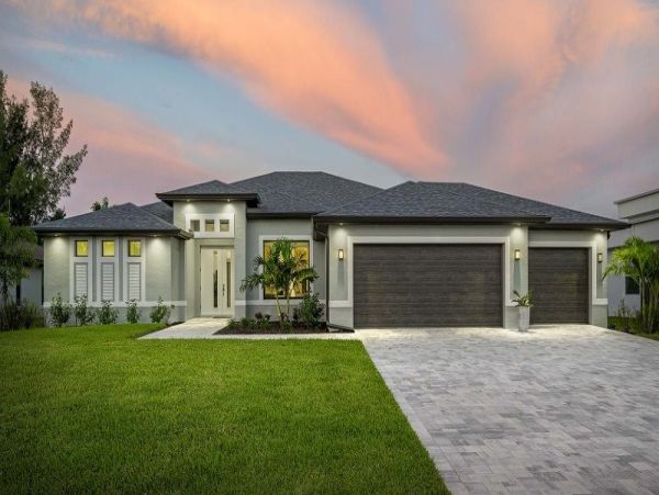Canal Front Vacation Home in Cape Coral With Pool Sleeps 6