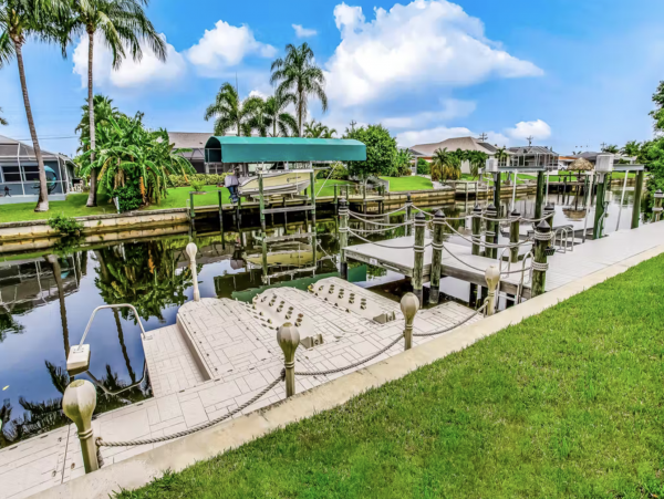 Cape Coral Luxury Villa With Private Pool & Canal Views