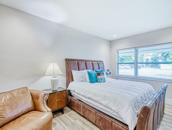 Luxury Fort Lauderdale Walk to Beach 5 Bedroom Rental Home