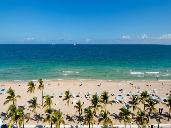 Luxury Fort Lauderdale Walk to Beach 5 Bedroom Rental Home