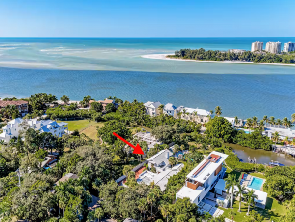 Siesta Key Bay Isles  Luxury Estate with boat dock