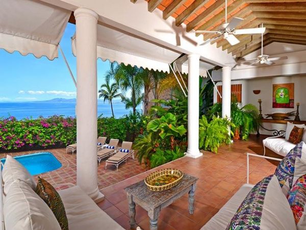 Ocean views, hillside Conchas Chinas Villa