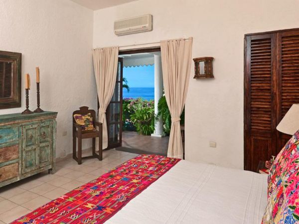 Ocean views, hillside Conchas Chinas Villa