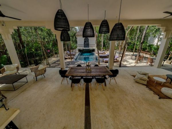Gorgeous 8 Bedroom Villa in Tulum Sleeps 16 Guests