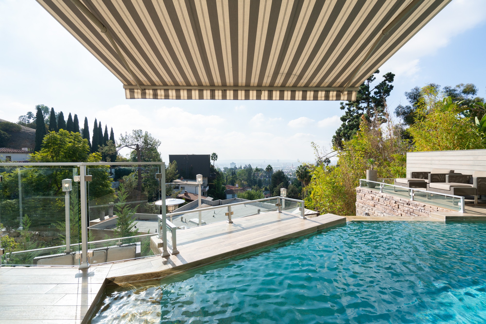Beautiful Two Bedroom Los Angeles Home Pool & Studio