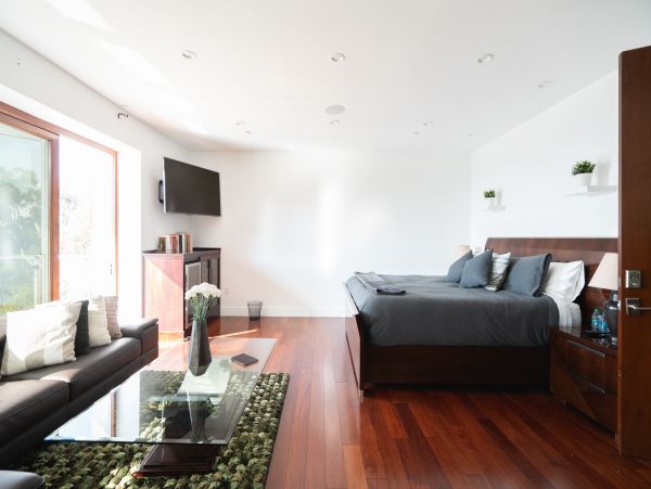 Beautiful Two Bedroom Los Angeles Home Pool & Studio