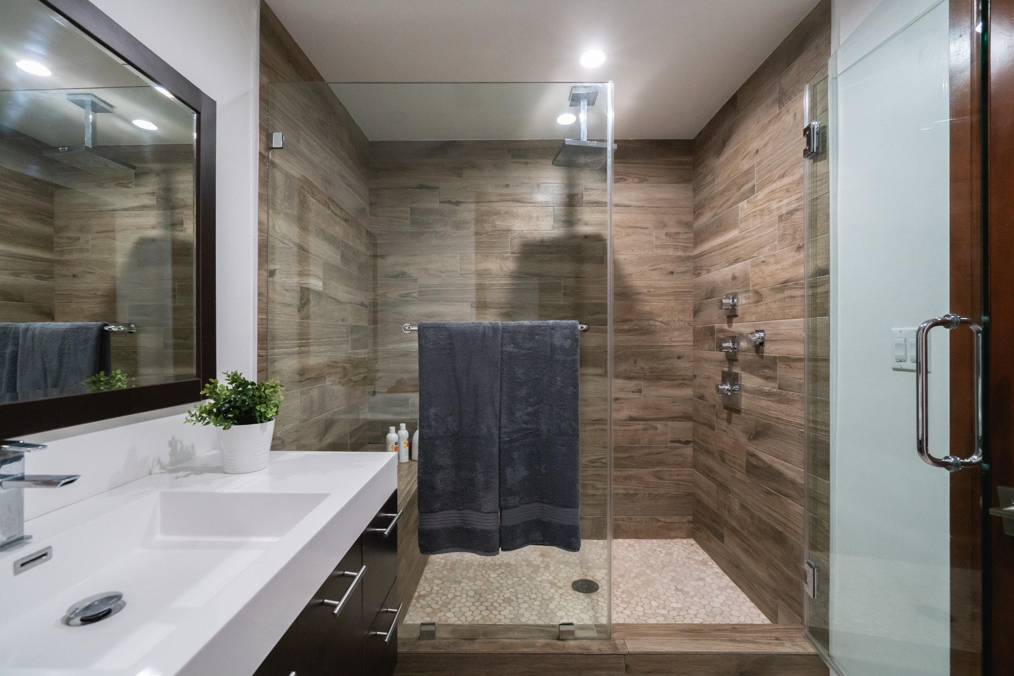 Beautiful Two Bedroom Los Angeles Home Pool & Studio