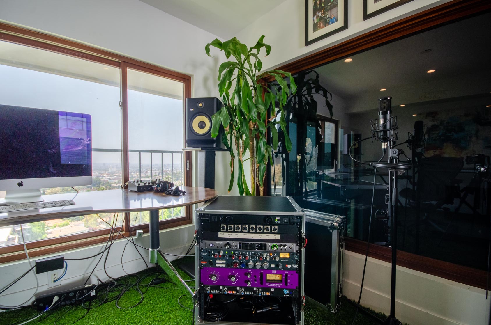 Beautiful Two Bedroom Los Angeles Home Pool & Studio