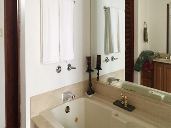 2 Bedroom Puerto Rico Vacation Villa - Walk to Beach
