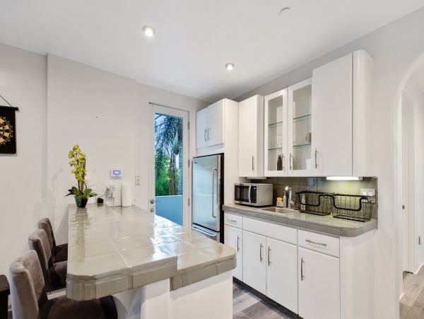 Los Angeles Home 1006376