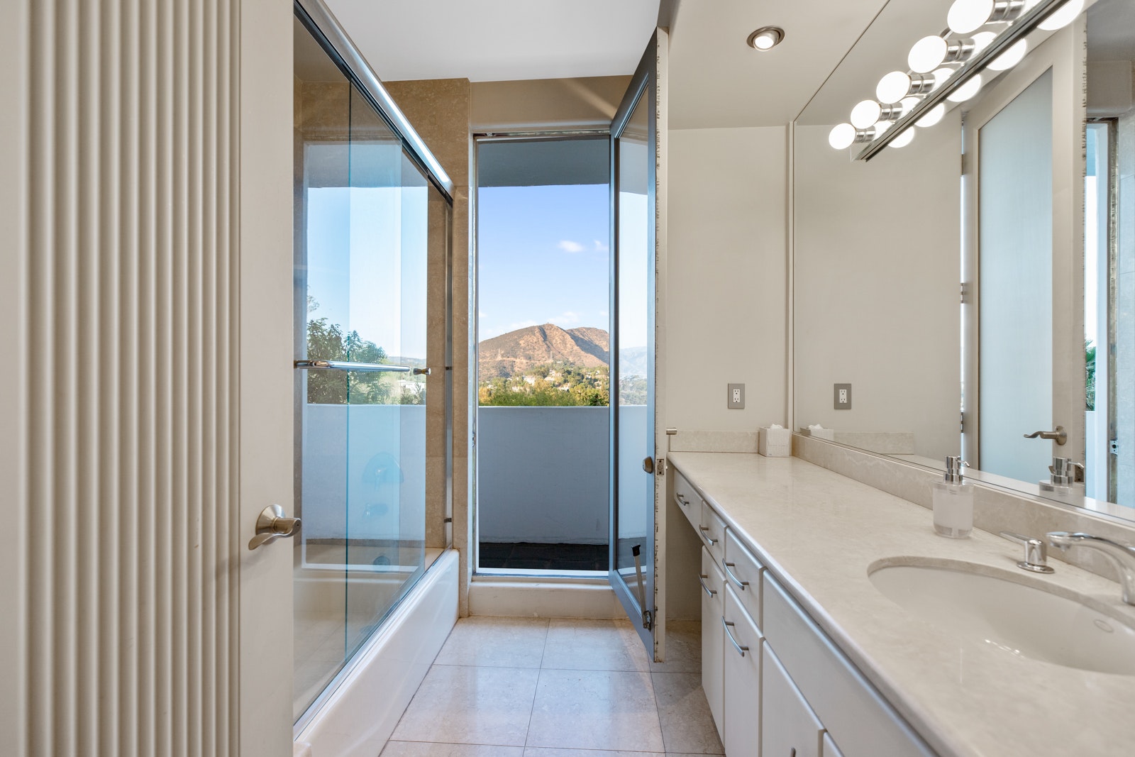 Los Angeles Home 1006376