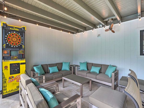 Naples Vacation Home with Pool and Hot Tub Walk To Beach