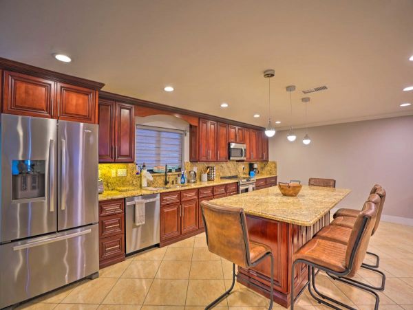 Naples Vacation Home with Pool and Hot Tub Walk To Beach